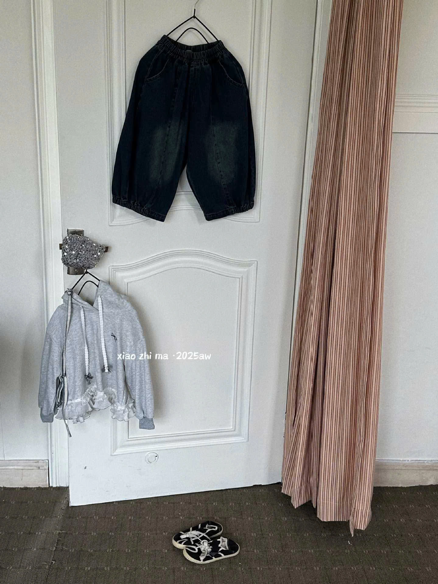 SET ÁO HOODIE MIX QUẦN JEAN   Giá sỉ  áo: 145k  quần: 150k