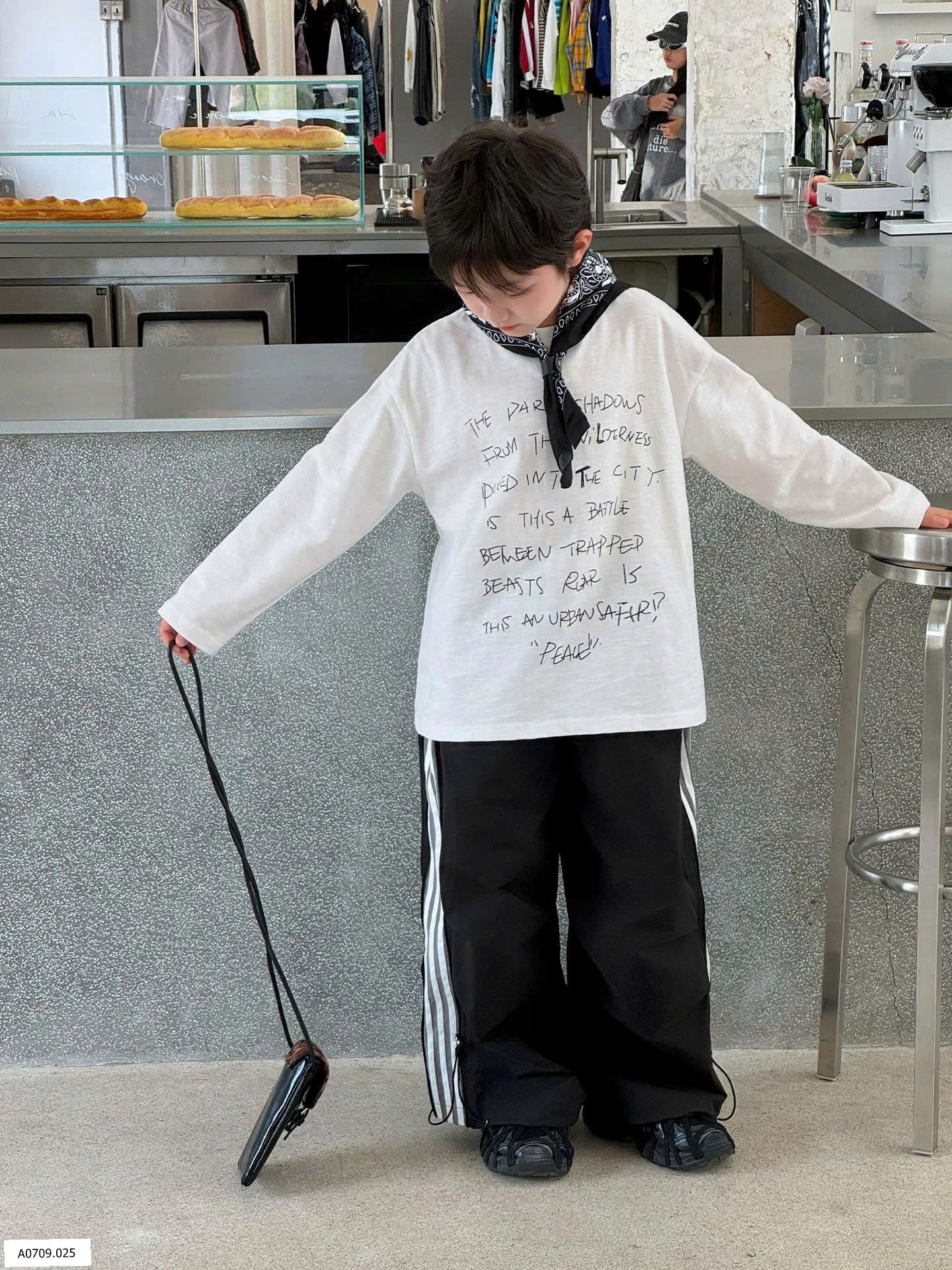 SET ÁO PHÔNG CHỮ DÀI TAY MIX QUẦN KẺ SỌC   Giá sỉ áo: 127k  quần: 198k