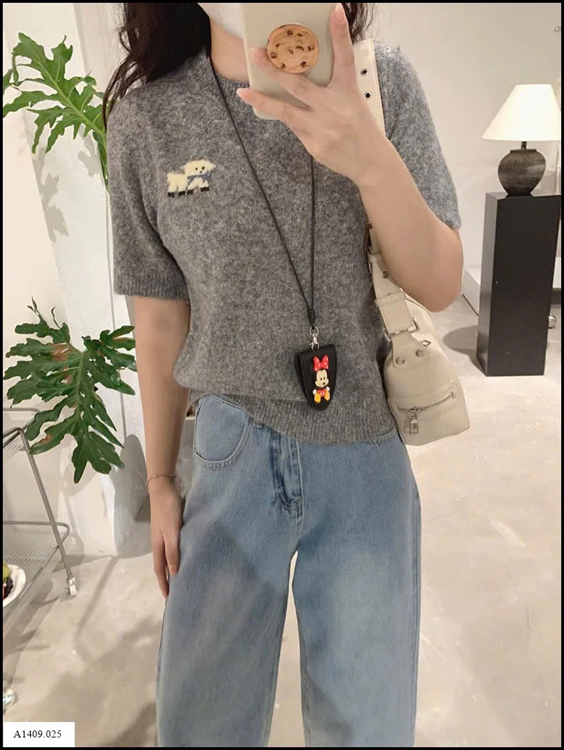 CROPTOP LEN THÊU LOGO CÚN Giá sỉ 155k