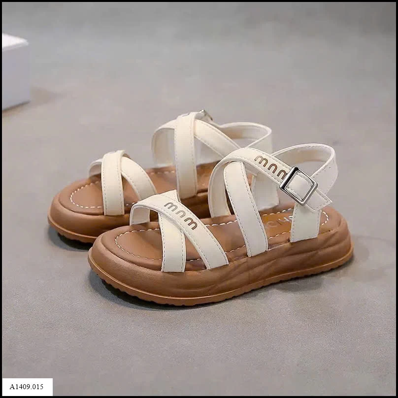 Sandal bé gái Giá sỉ  Sz 26-30 #125k Sz 31-36 #135k 