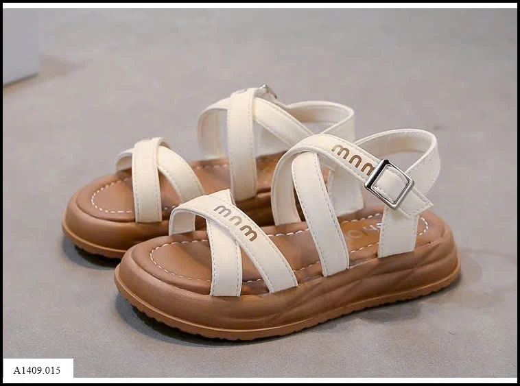 Sandal bé gái Giá sỉ  Sz 26-30 #125k Sz 31-36 #135k 