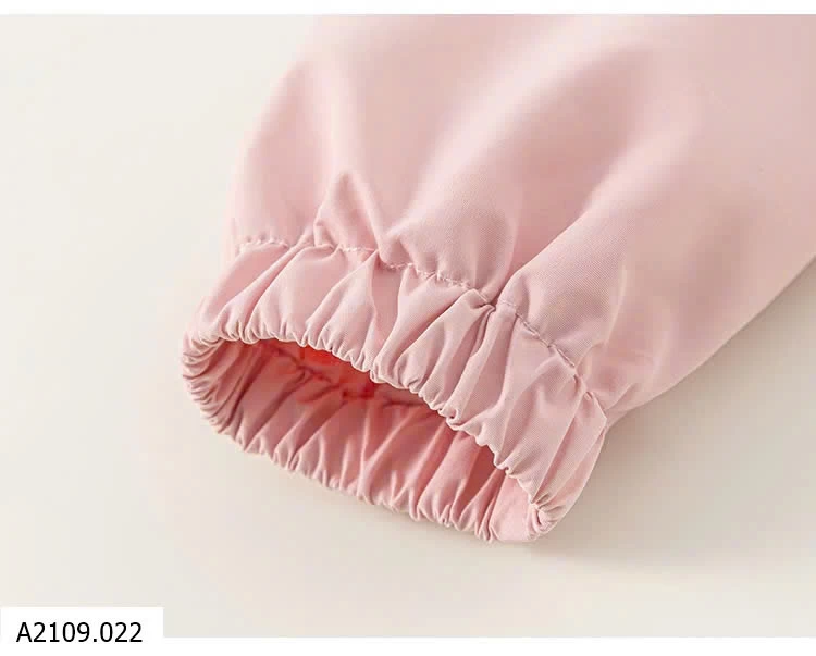 ÁO KHOÁC BG HÃNG M.BANG   Giá sỉ số 1-3,6,8: 250k  số 4: 200k  số 5: 326k số 7: 265k  số 9: 212k