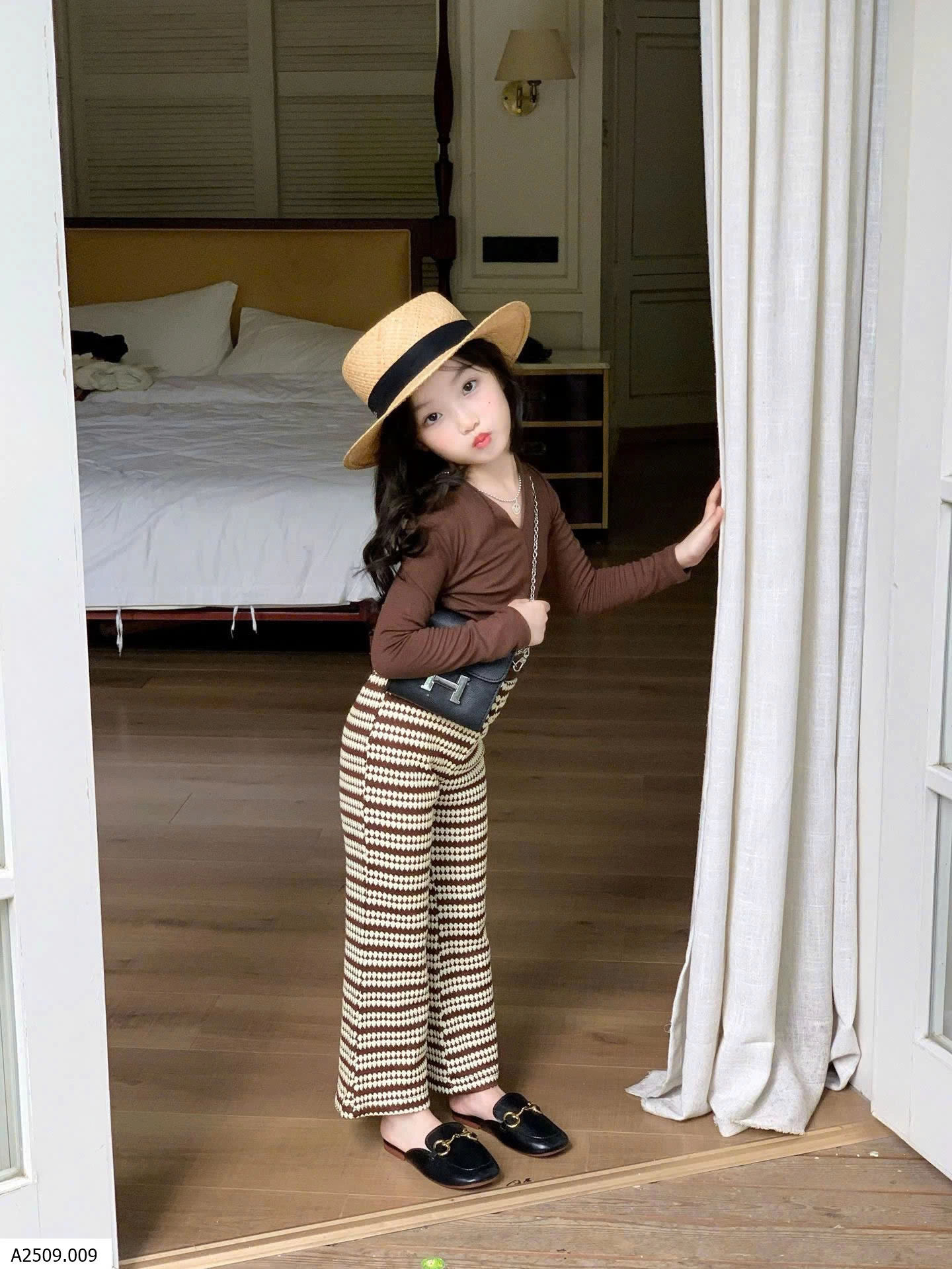 SET ÁO DÀI TAY MIX QUẦN KẺ BG   Giá sỉ áo: 89k  quần: 114k