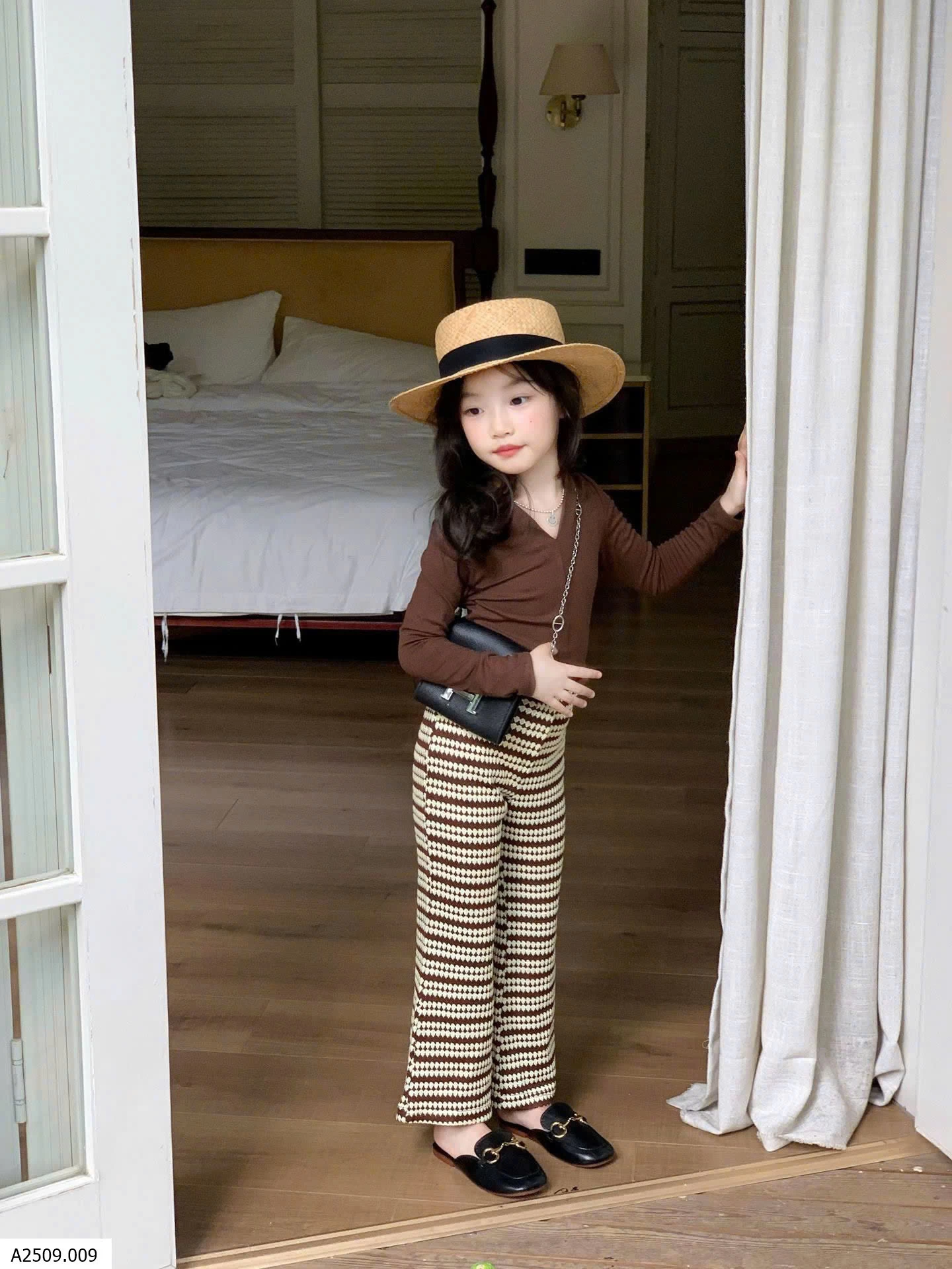 SET ÁO DÀI TAY MIX QUẦN KẺ BG   Giá sỉ áo: 89k  quần: 114k