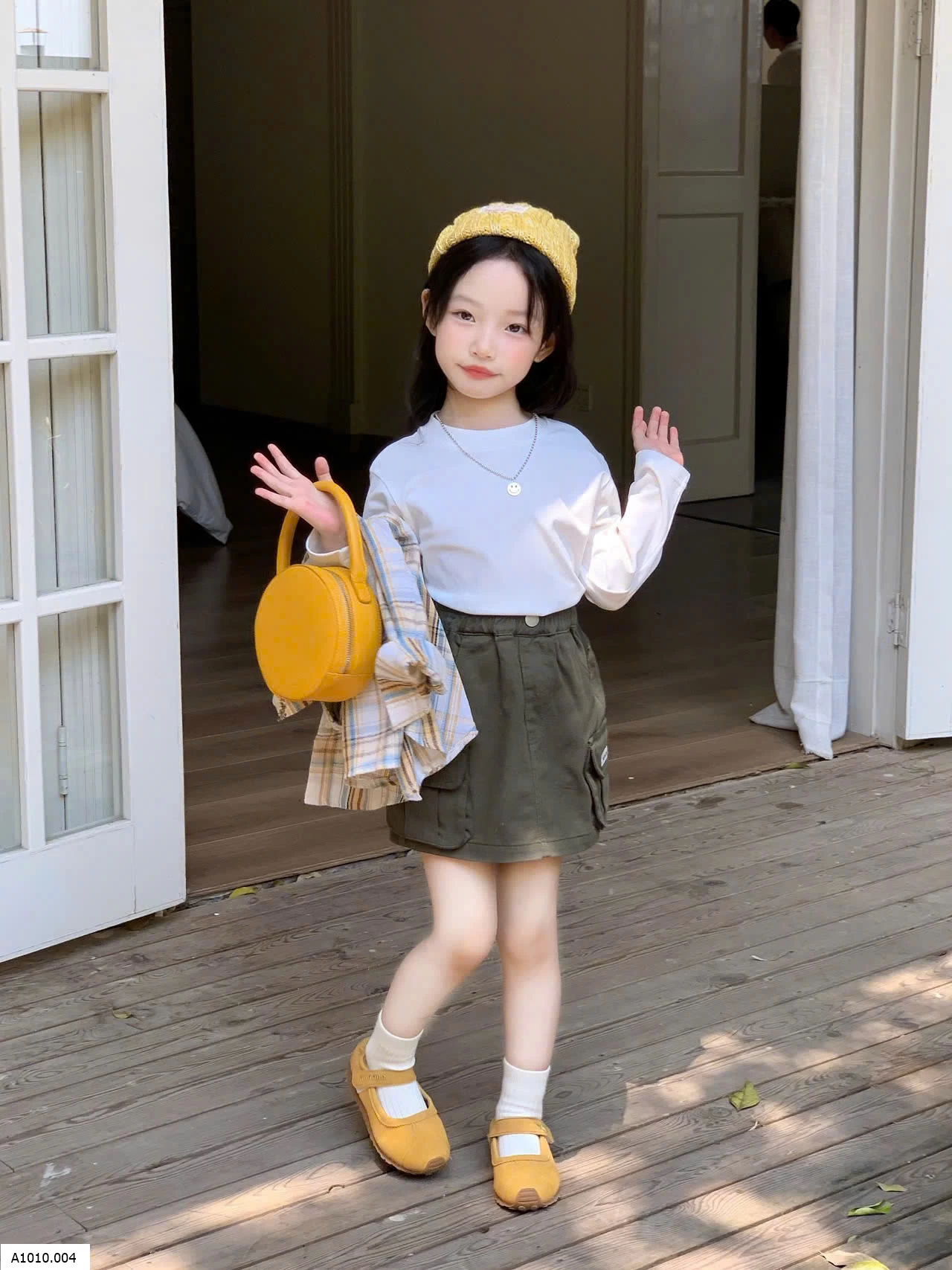 SET 3CT: ÁO SƠ MI + ÁO THUN + CV BG  Giá sỉ áo somi: 130k áo thun: 93k  cv: 115k
