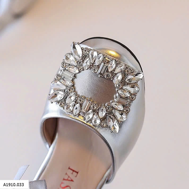 GIÀY CAO GÓT   Giá sỉ sz 27-30: 142k  sz 31-35: 152k