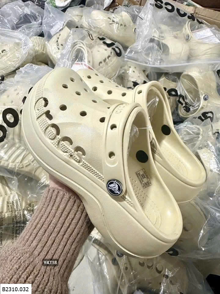 CROCS BAYA PLATFORM CLOG   Giá sỉ 127ka