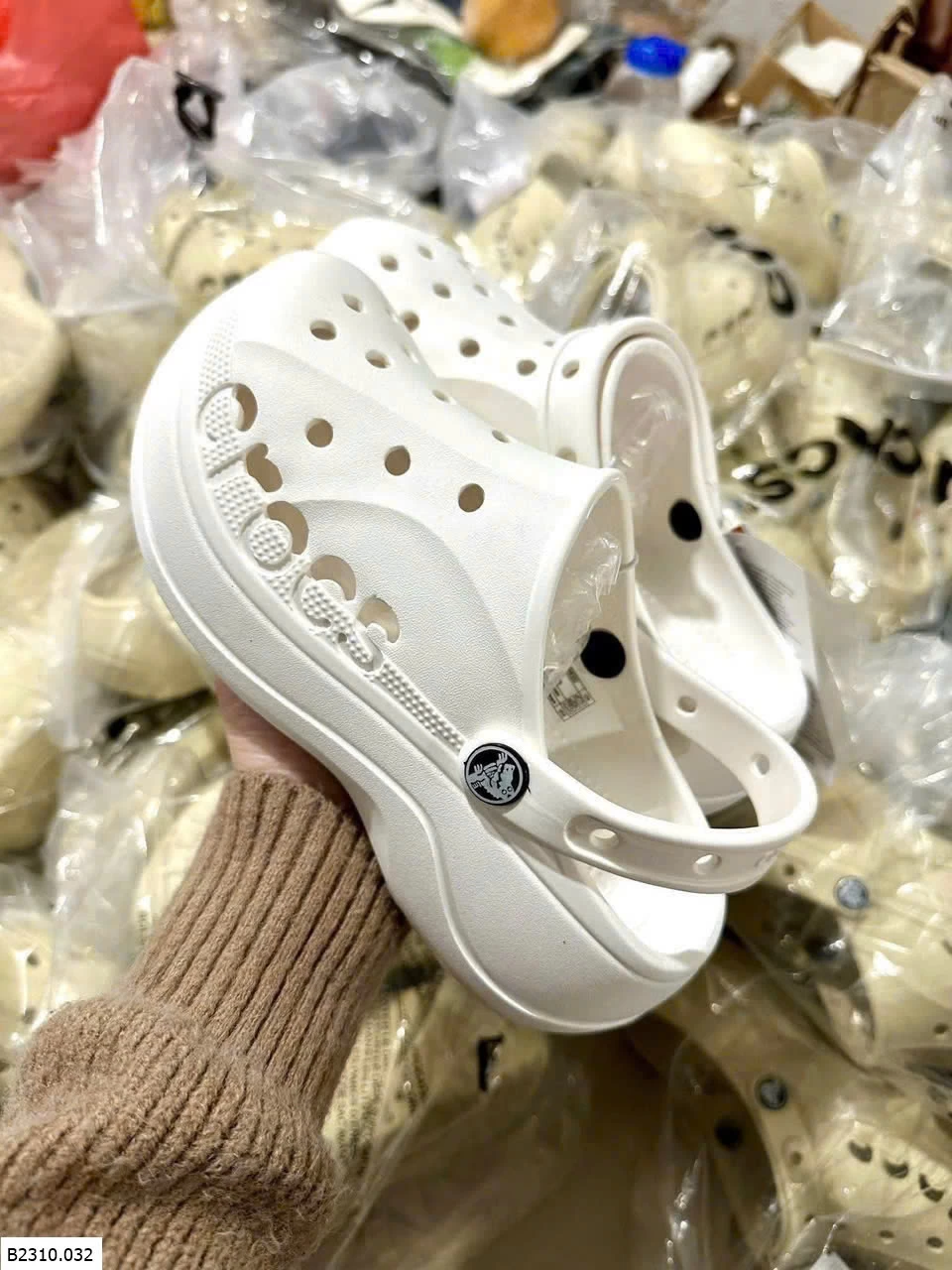 CROCS BAYA PLATFORM CLOG   Giá sỉ 127ka