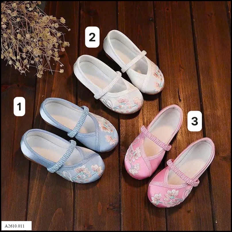 Giày búp bê thêu cổ trang cho bé     Giá sỉ 85k
