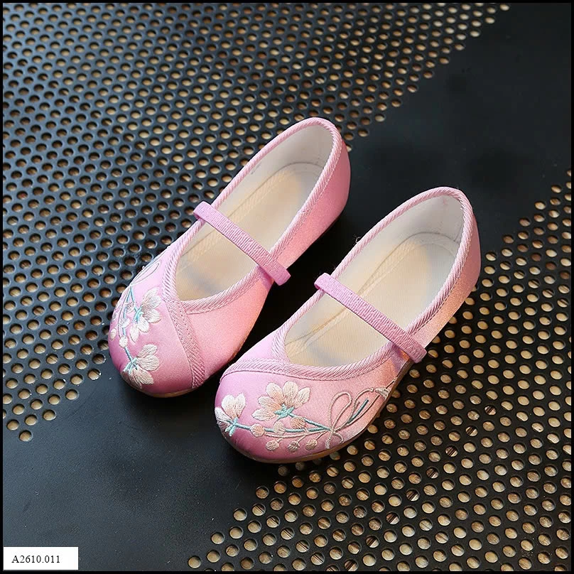 Giày búp bê thêu cổ trang cho bé     Giá sỉ 85k