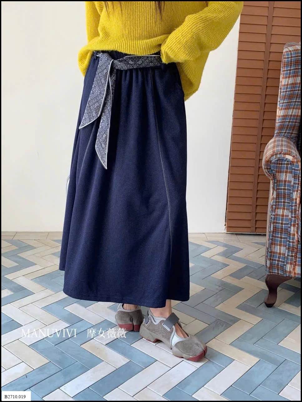 CHÂN VÁY MIDI DÁNG DÀI MANUVIVI Giá sỉ 150k