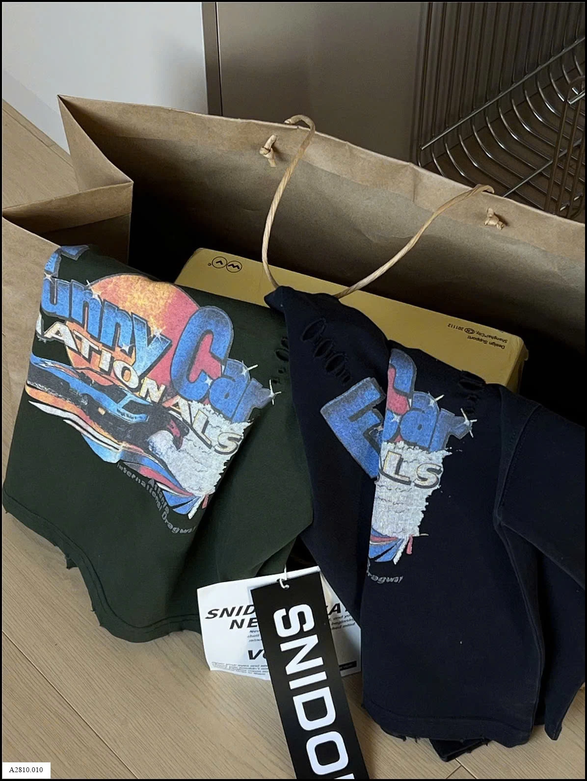 ÁO THUN IN HÌNH RÁCH GẤU Giá sỉ sz 100-140 giá 161k  sz 150 giá 177k  sz 160 giá 193k