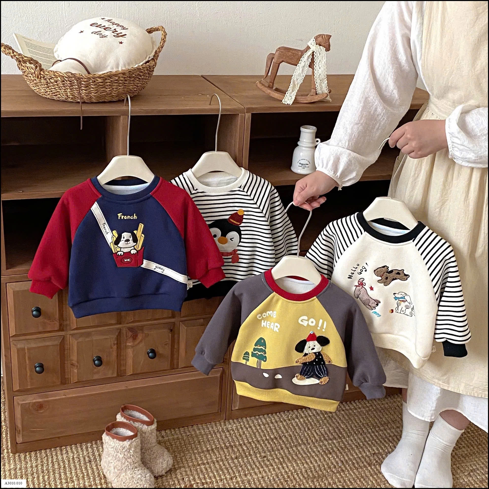 ÁO NỈ LÓT LÔNG HOẠT HÌNH CHO BÉ   Giá sỉ số 1,4: 125k  số 2,3: 136k