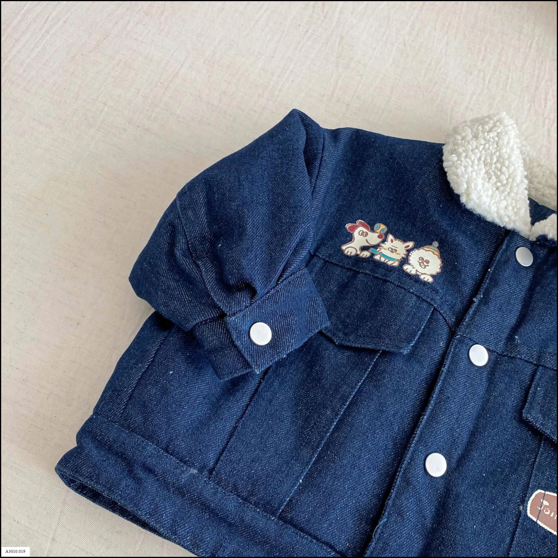 ÁO JEAN CỔ LÔNG   Giá sỉ gile: 187k  khoác: 230k