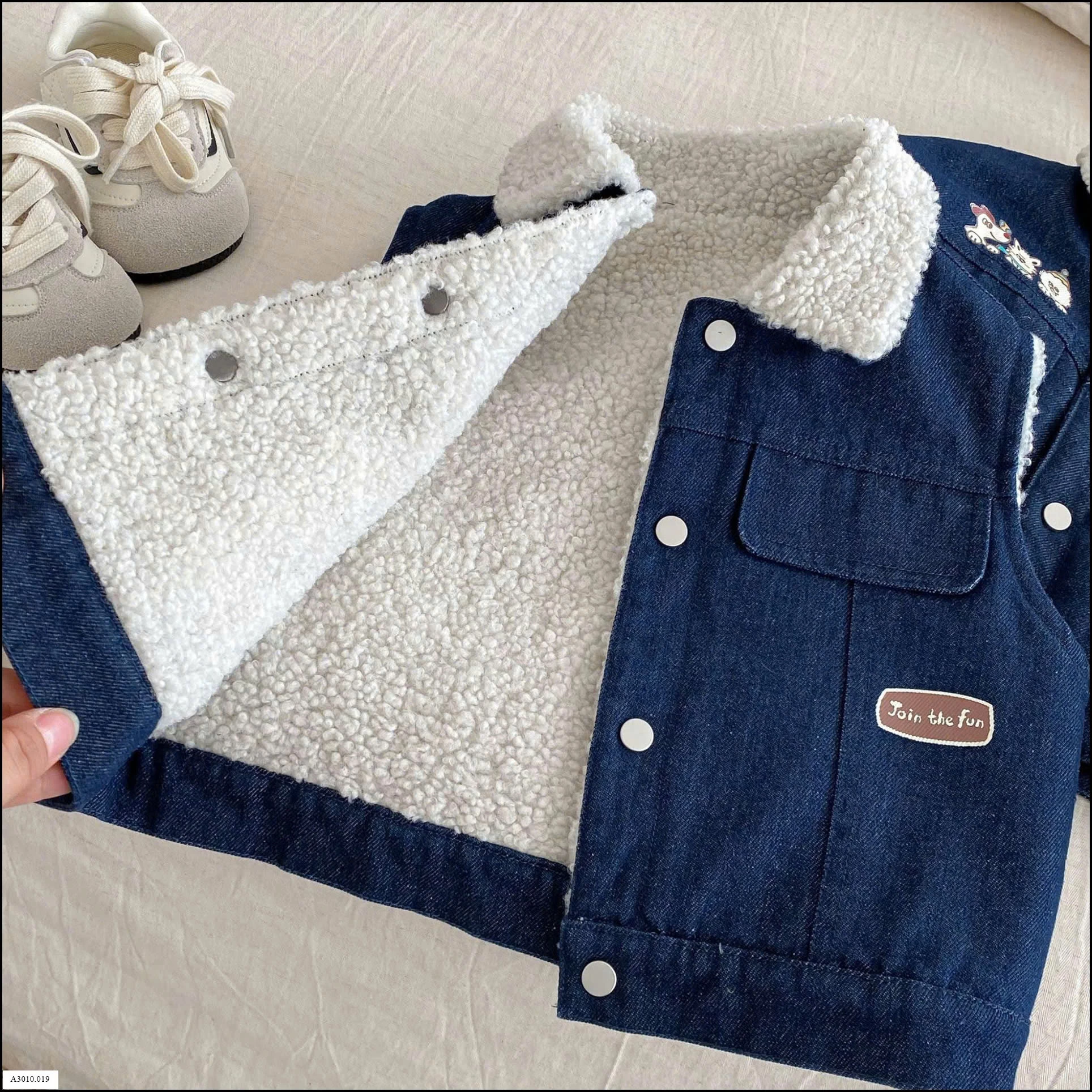 ÁO JEAN CỔ LÔNG   Giá sỉ gile: 187k  khoác: 230k