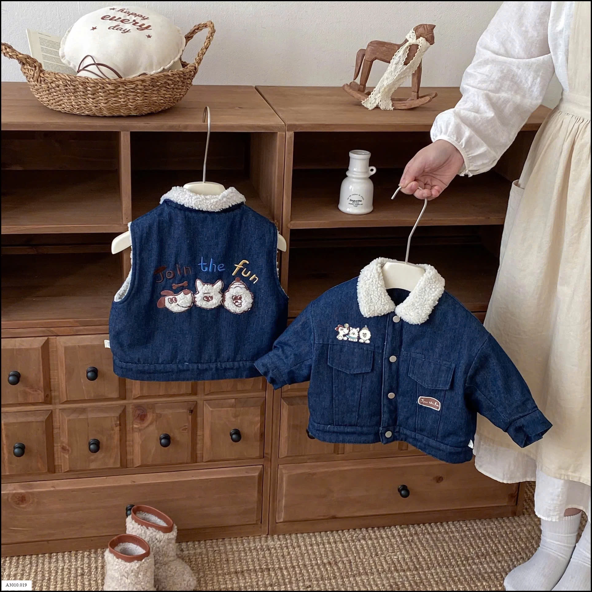 ÁO JEAN CỔ LÔNG   Giá sỉ gile: 187k  khoác: 230k