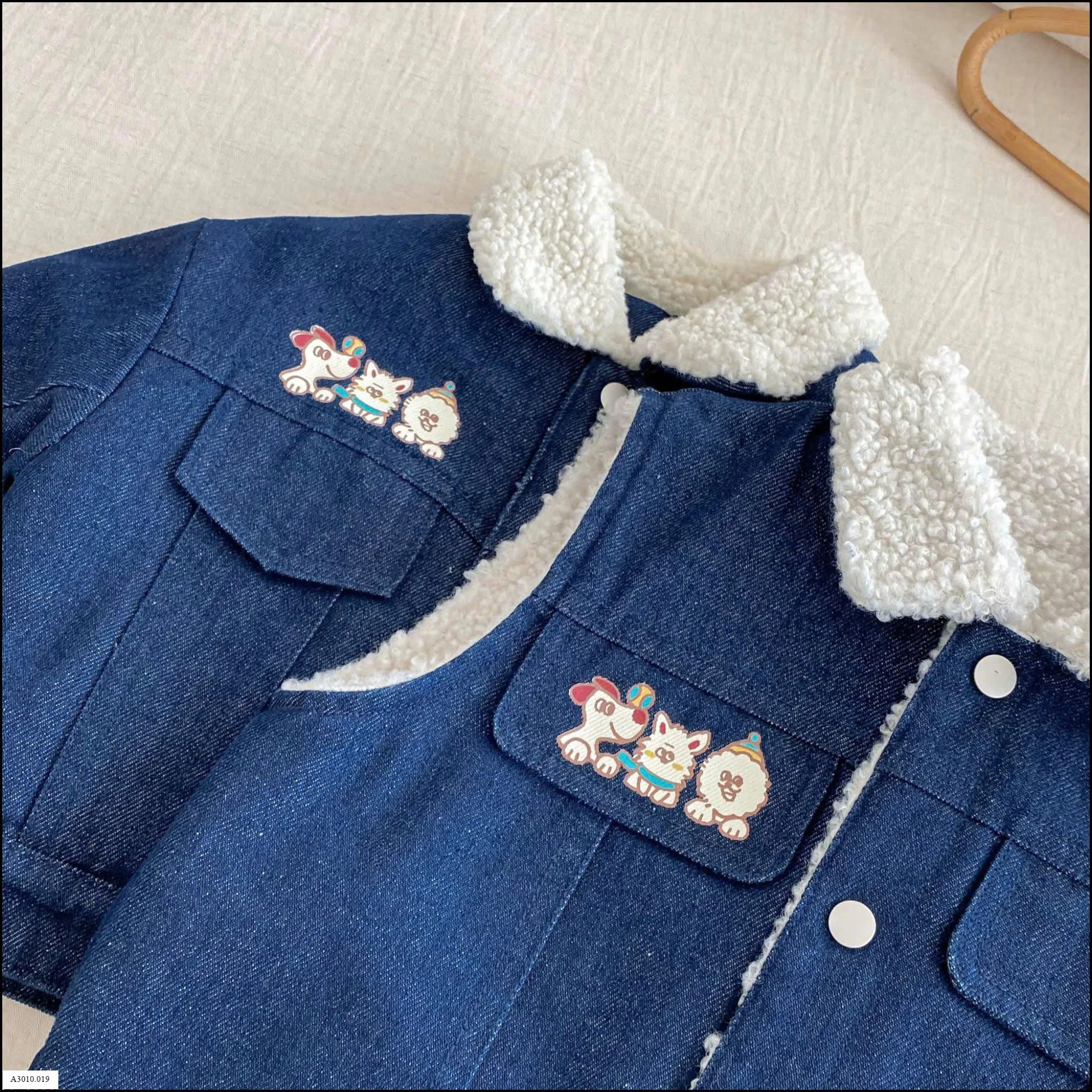 ÁO JEAN CỔ LÔNG   Giá sỉ gile: 187k  khoác: 230k