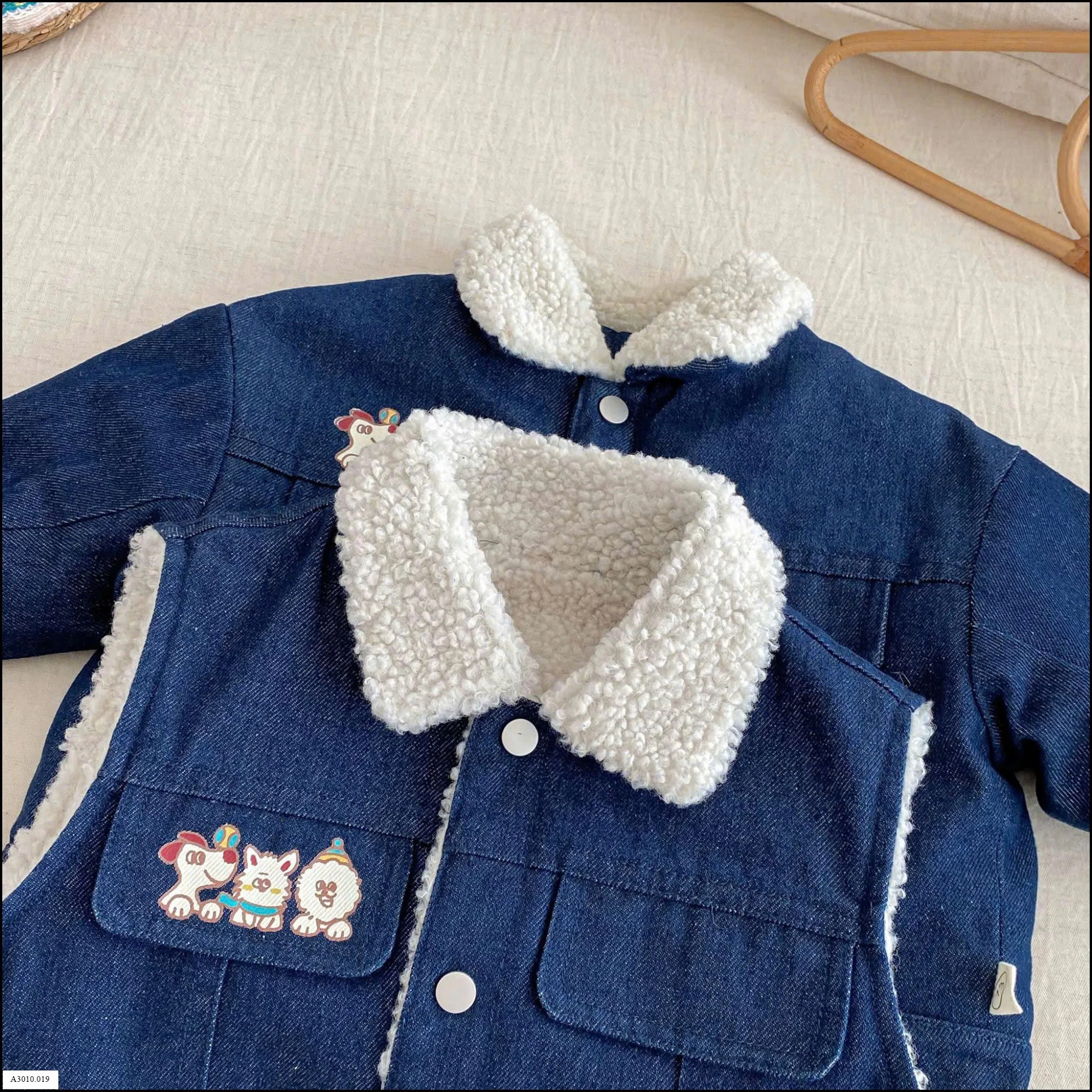 ÁO JEAN CỔ LÔNG   Giá sỉ gile: 187k  khoác: 230k