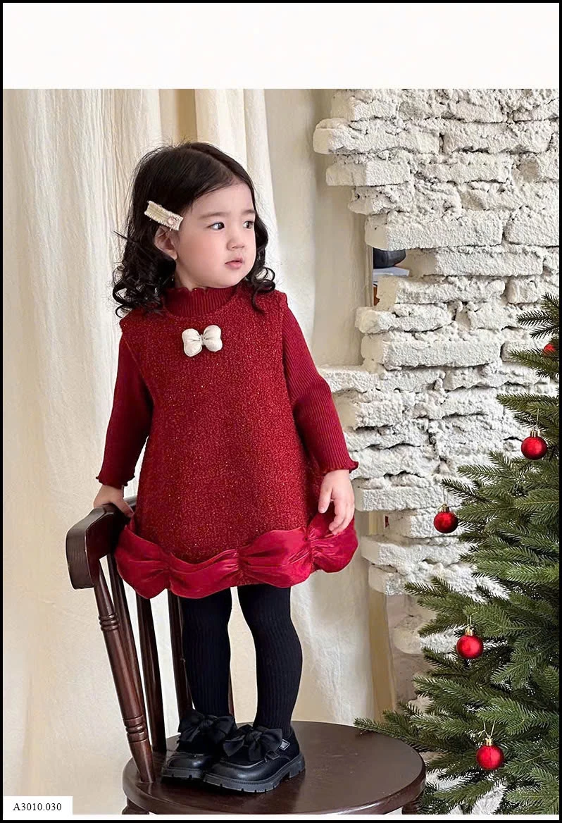 SET VÁY PHỐI ÁO LEN ĐỎ KÈM NƠ TRẮNG BÉ GÁI  Giá sỉ Váy: 241k  Áo: 188k