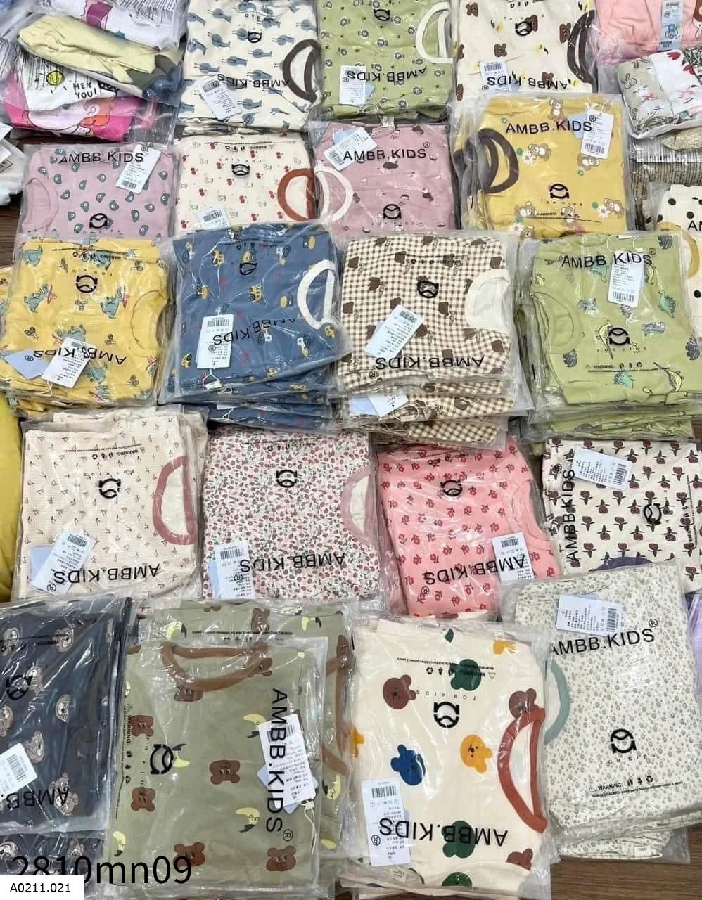 BỘ MẶC NHÀ DÀI TAY HÃNG AMBBKID   Giá sỉ SIZE 80-150 : 120k/1b Size 160:  140k/1b