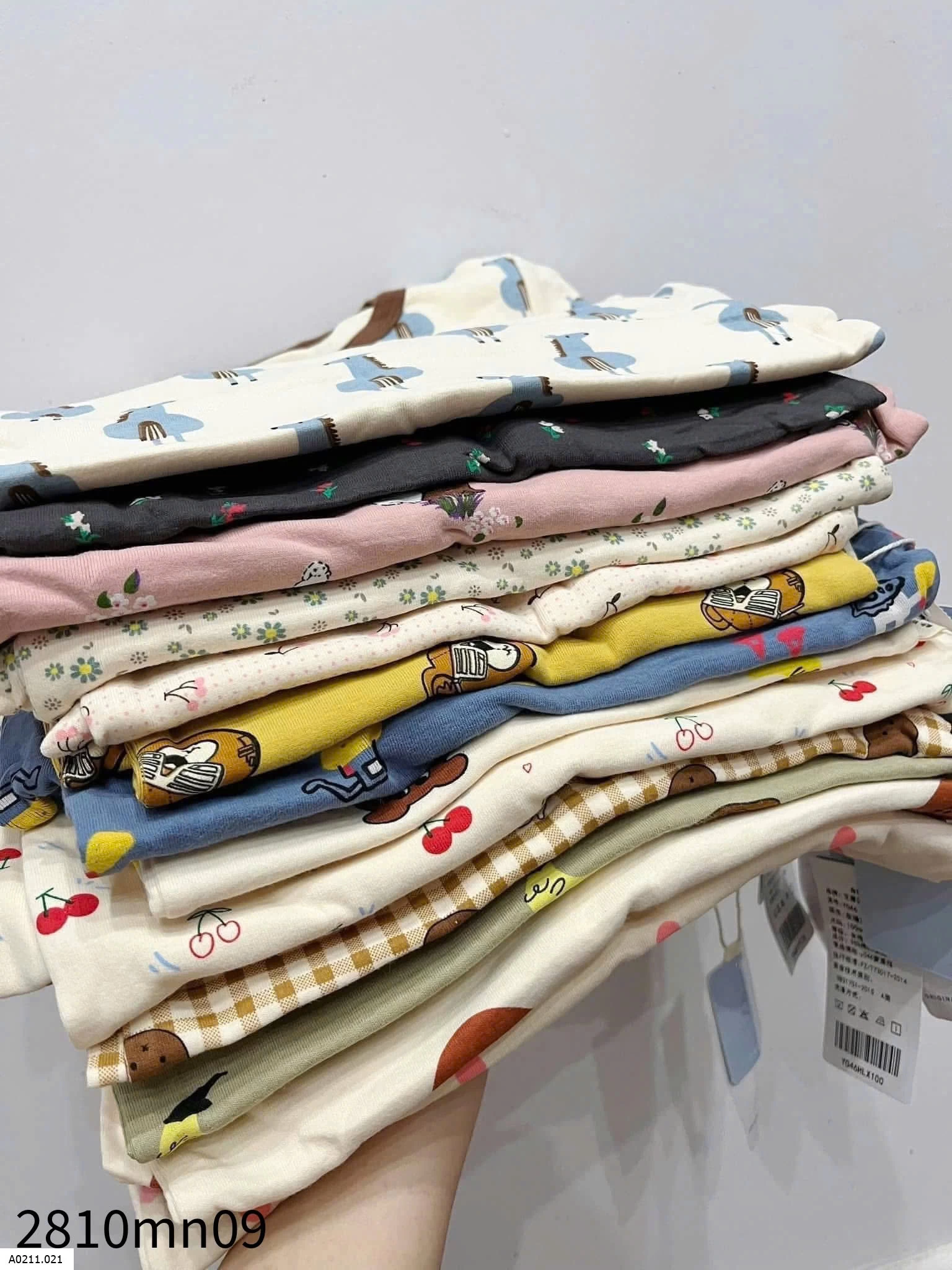BỘ MẶC NHÀ DÀI TAY HÃNG AMBBKID   Giá sỉ SIZE 80-150 : 120k/1b Size 160:  140k/1b