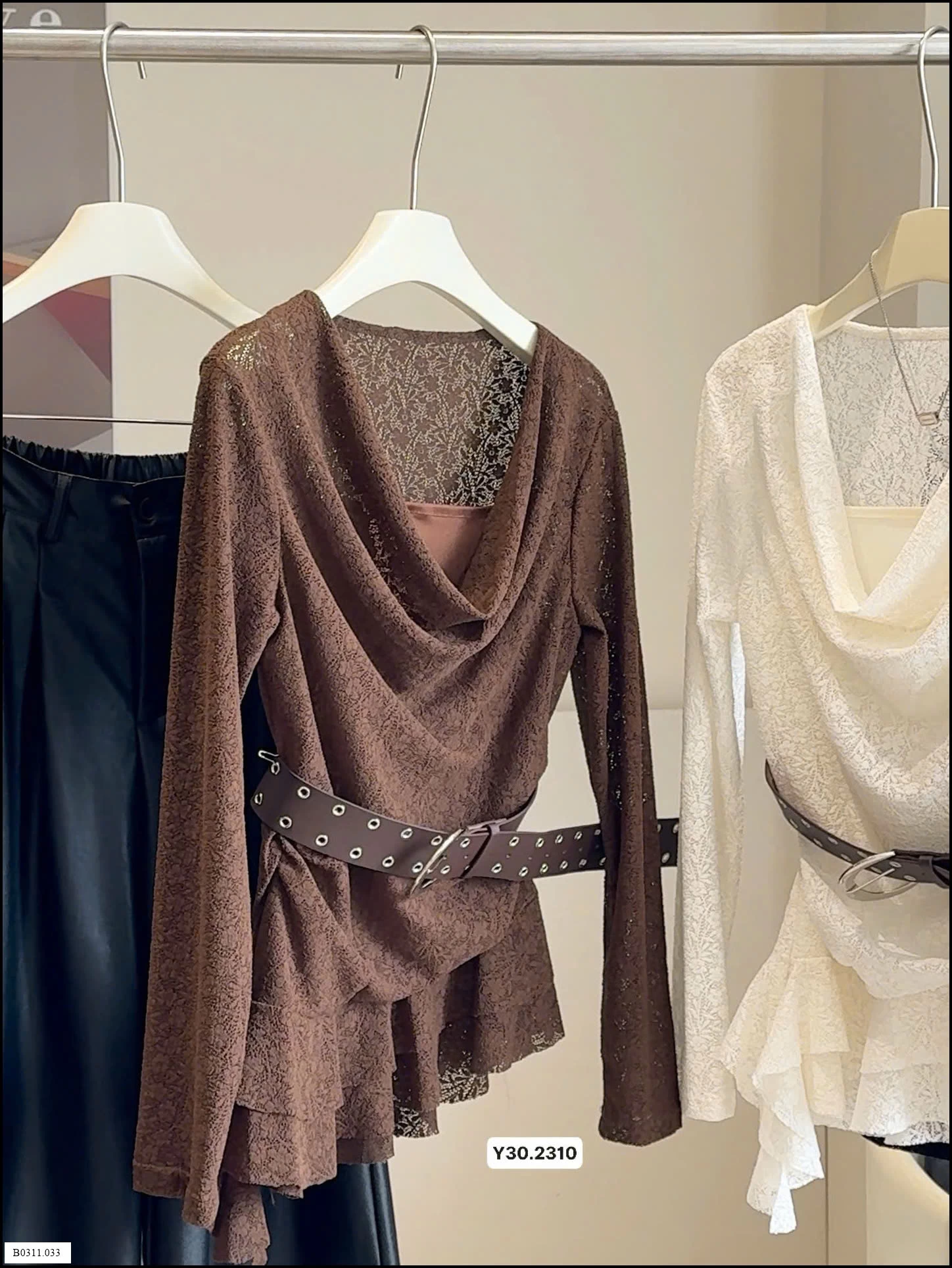 ÁO REN VỔ V TAY LOE ANNA Giá sỉ 180k