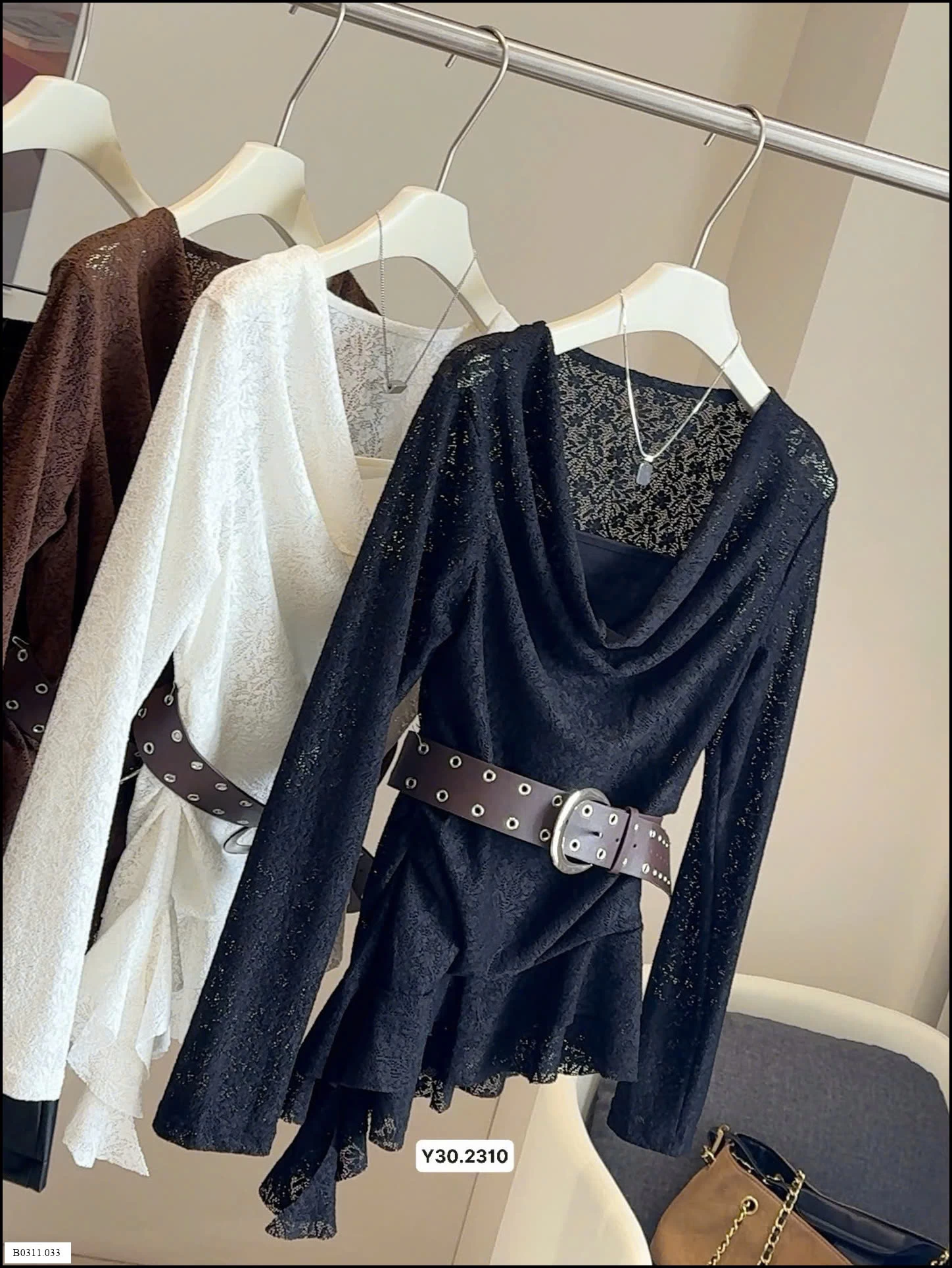 ÁO REN VỔ V TAY LOE ANNA Giá sỉ 180k