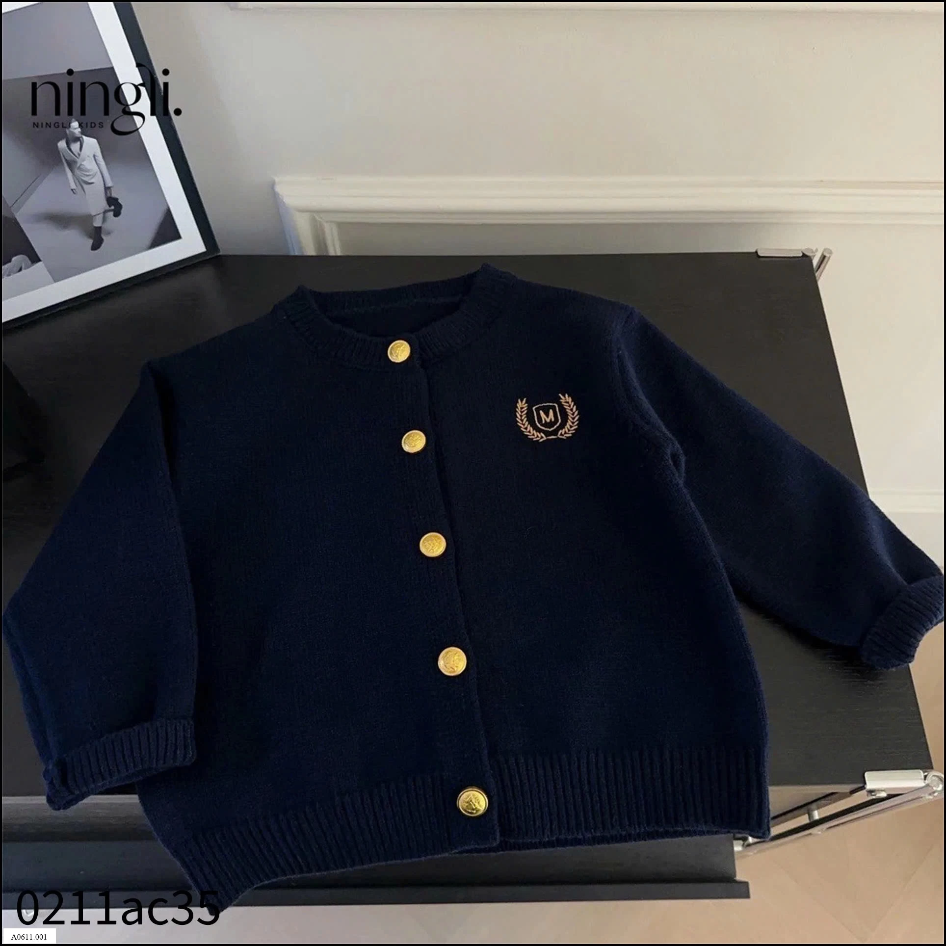 ÁO CDG LEN THÊU CHỮ M Giá sỉ 140k