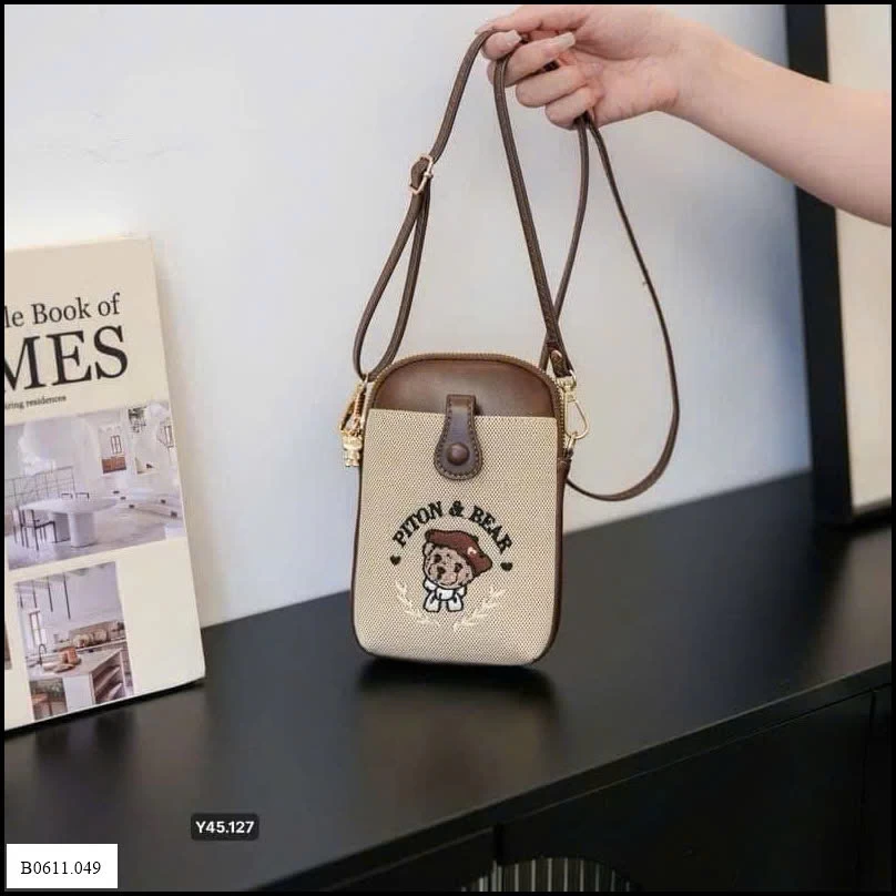 TÚI MINI ĐEO CHÉO THÊU GẤU  Giá sỉ 125k