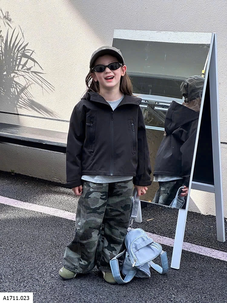 ÁO KHOÁC GIÓ AMBB  Giá sỉ sz 90-150: 225k sz 160: 240k  sz 170: 260k