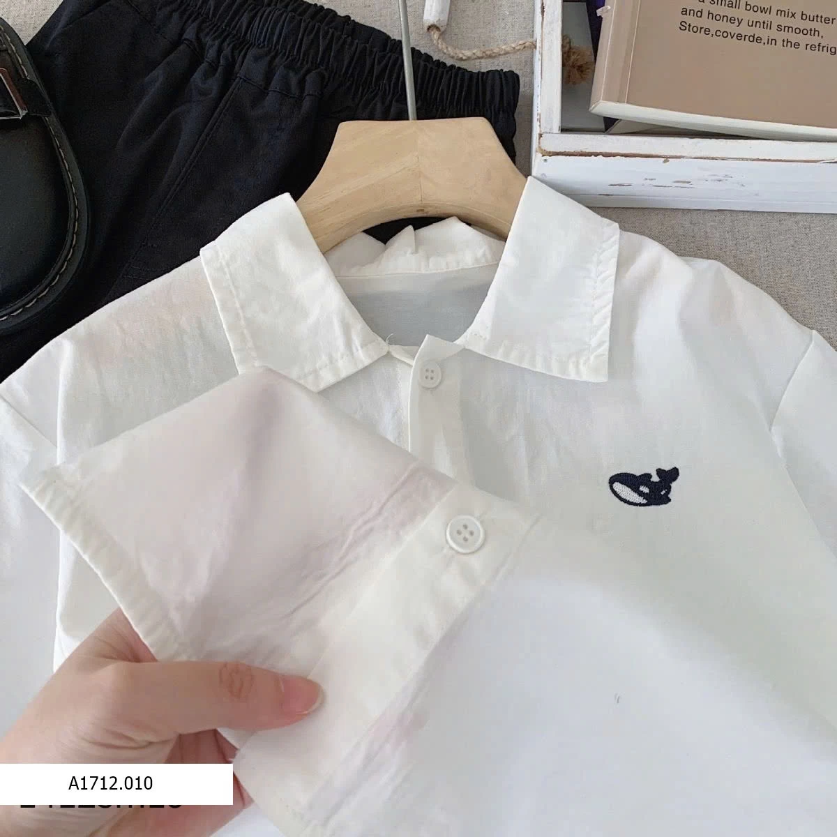 Sơ mi thêu cá heo  Giá sỉ 130k