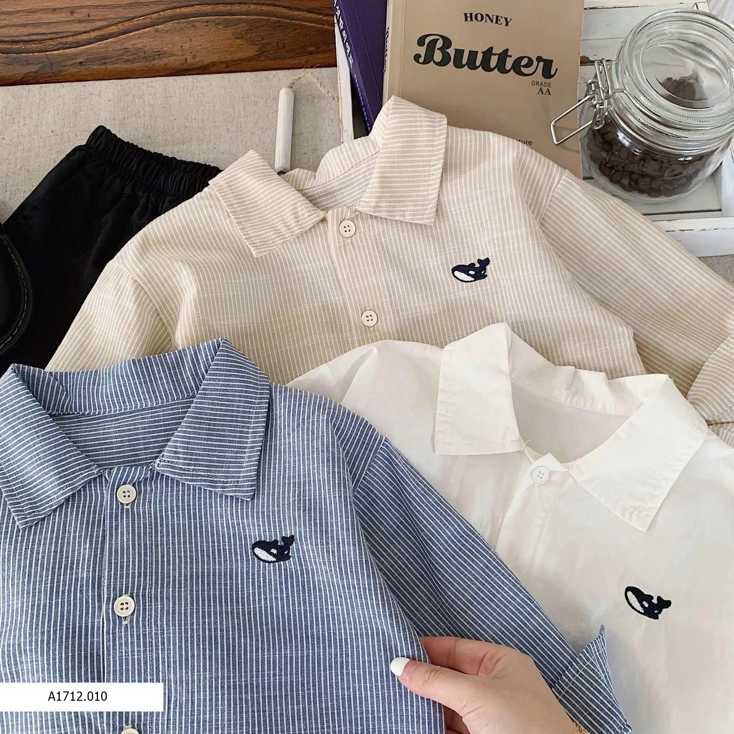 Sơ mi thêu cá heo  Giá sỉ 130k