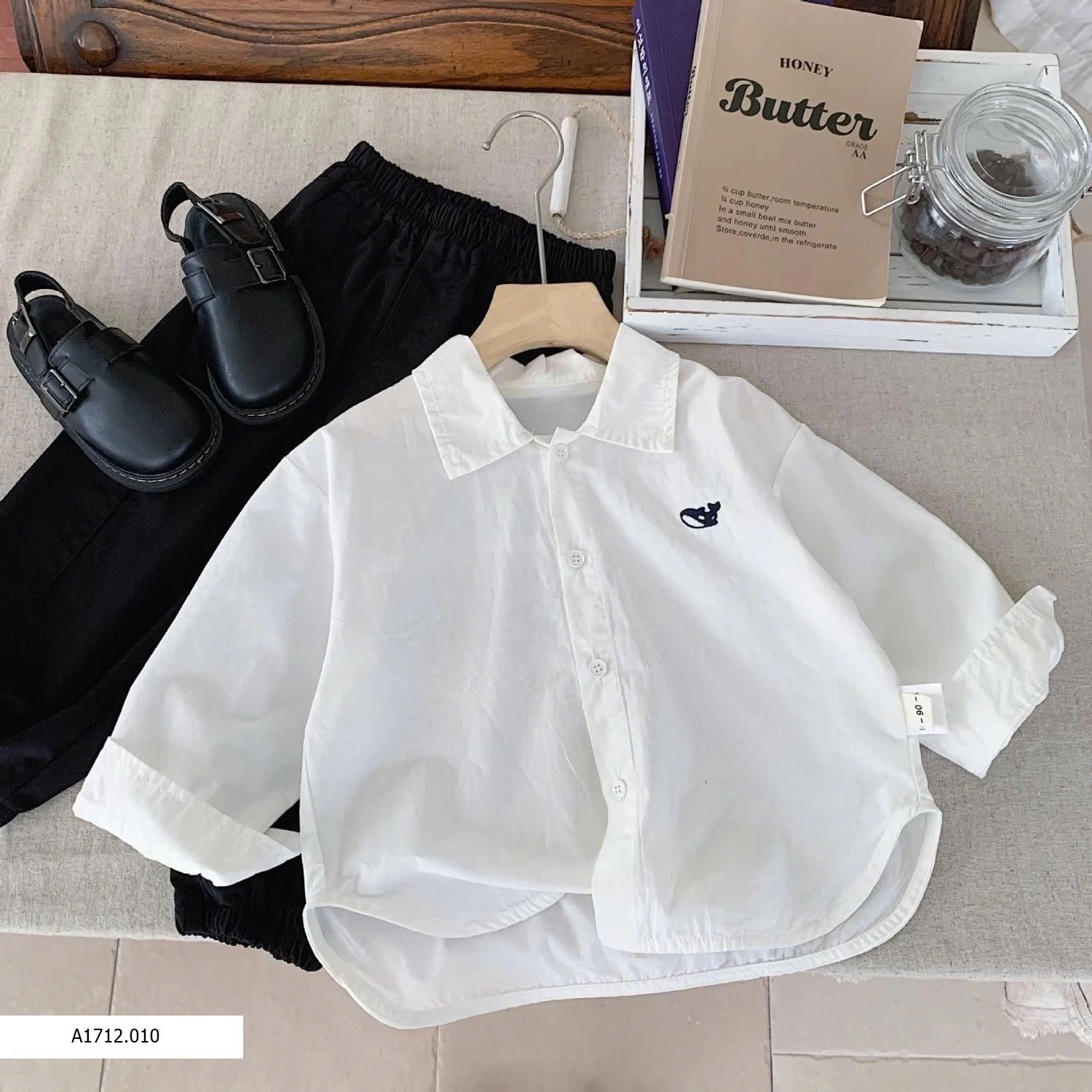 Sơ mi thêu cá heo  Giá sỉ 130k