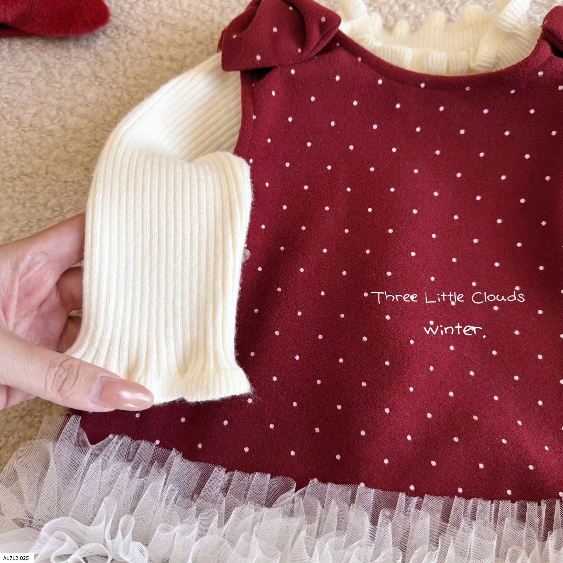 SET ÁO LEN MIX VÁY CHẤM BI BG  Giá sỉ váy: 209k  set: 340k 