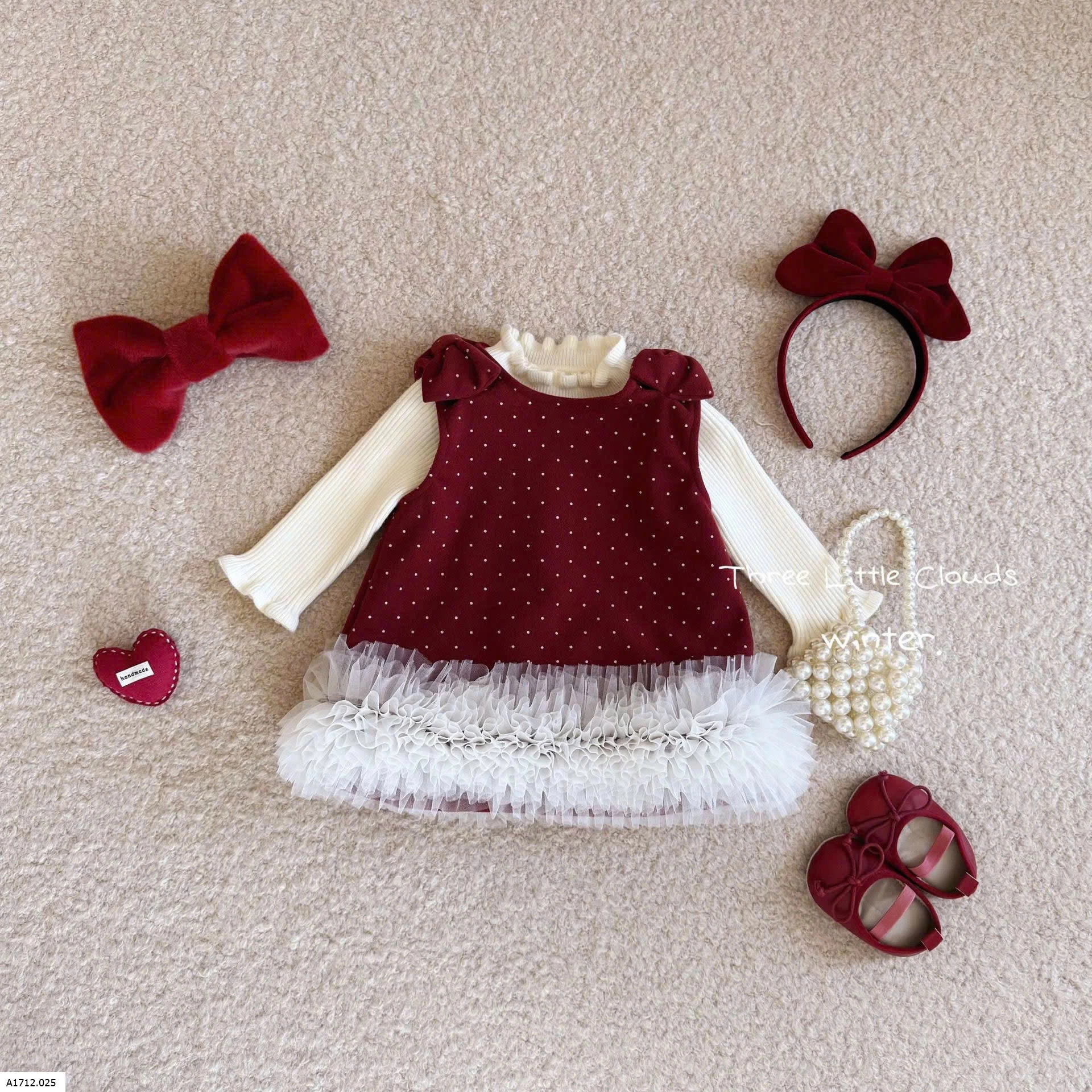 SET ÁO LEN MIX VÁY CHẤM BI BG  Giá sỉ váy: 209k  set: 340k 