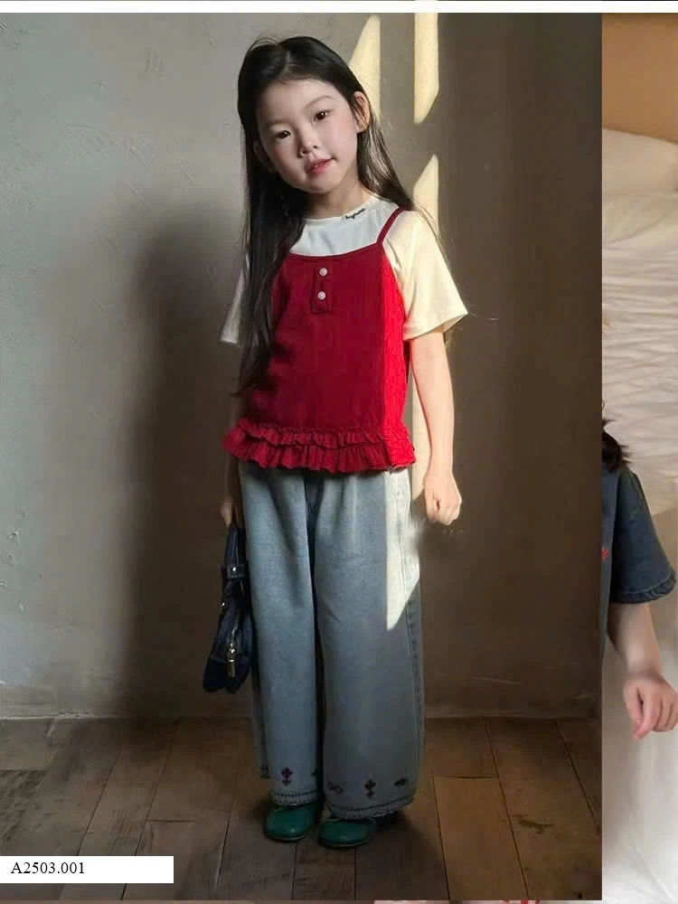 SET ÁO PHÔNG MIX 2 DÂY ĐỎ + QUẦN JEAN SUÔNG BG    Giá sỉ như sau: áo: 141k  quần: 175k 