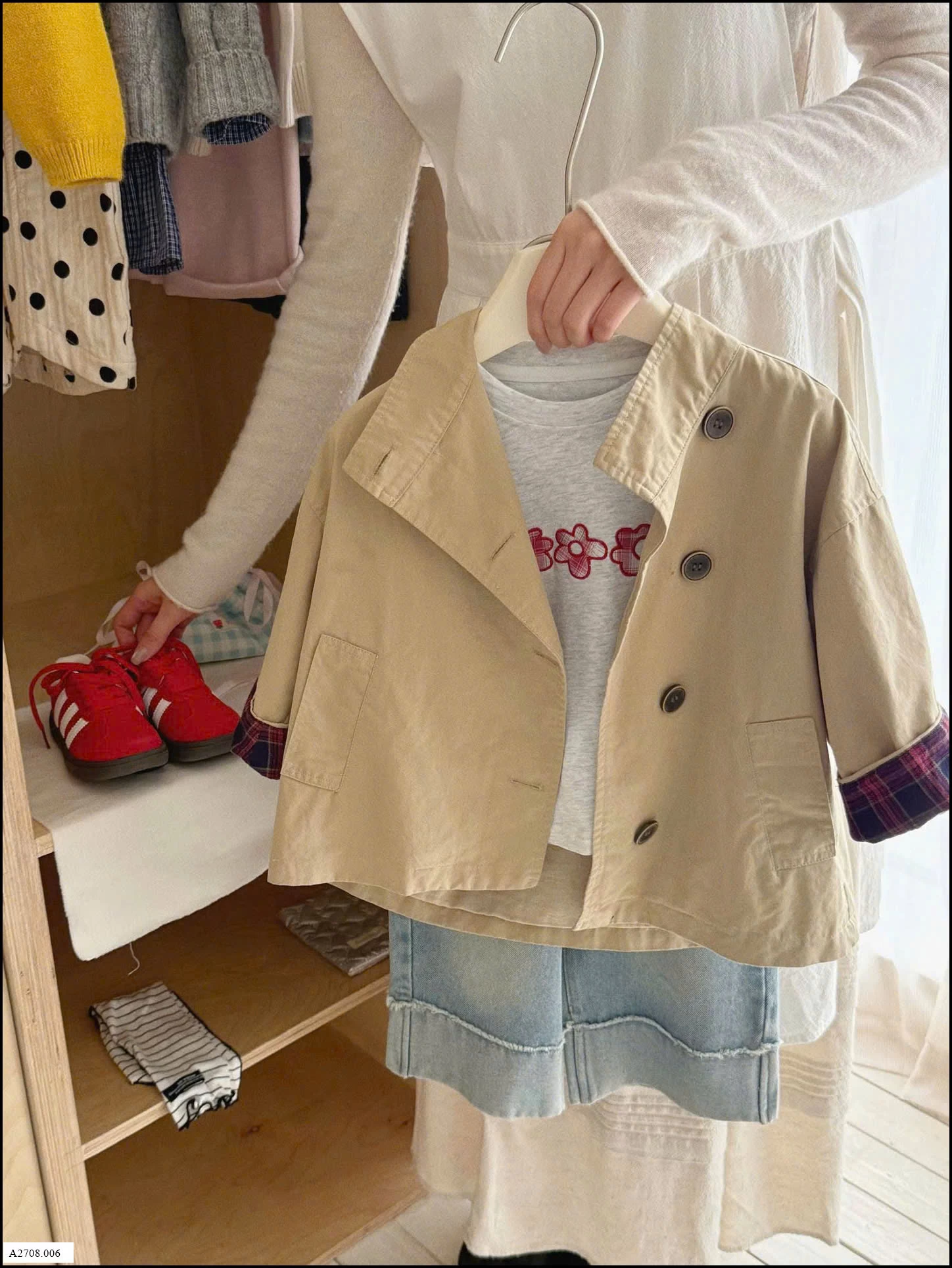 SET ÁO KHOÁC MIX QUẦN JEAN SUÔNG BG  Giá sỉ áo khoác: 196k  quần: 150k 