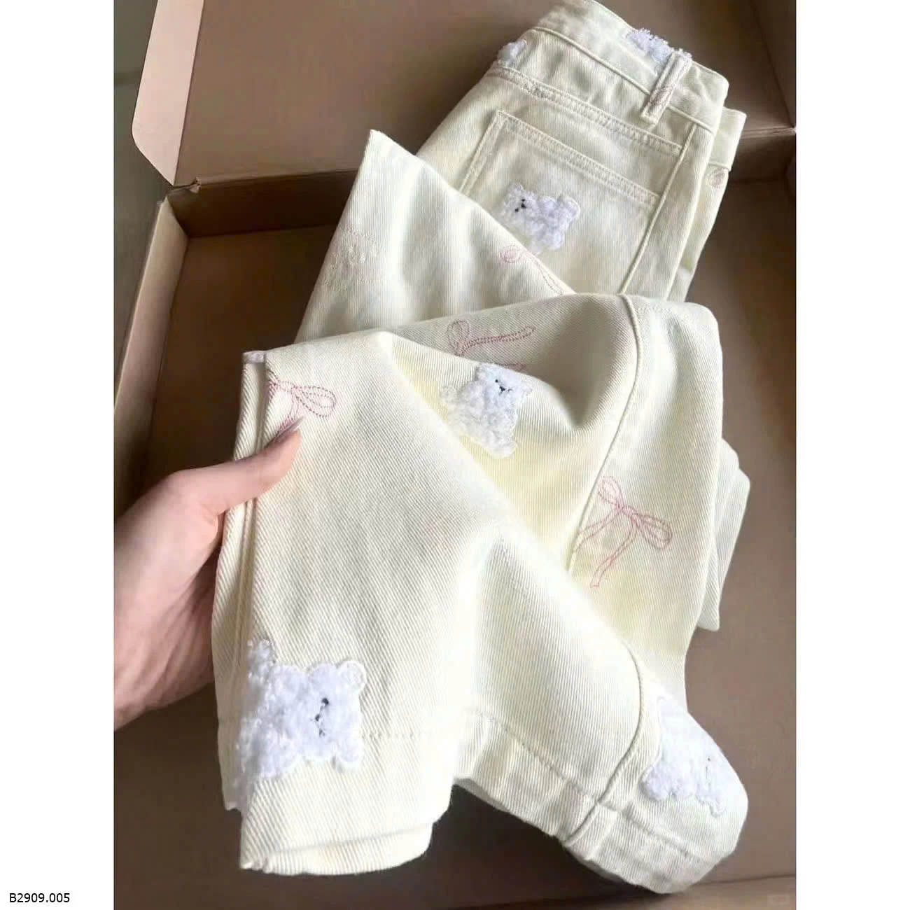 QUẦN JEAN SUÔNG NƠ THÊU GẤU   Giá sỉ 165k
