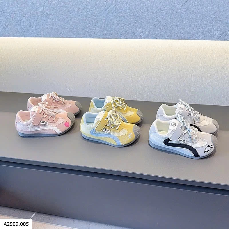 GIÀY THỂ THAO PHỐI MÀU THÊU HÌNH   Giá sỉ size 27–32: 193k  size 33–38: 203k