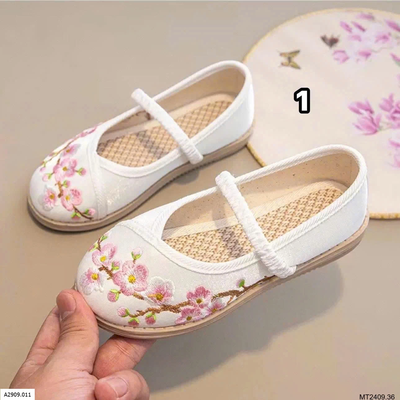 GIÀY HÁN PHỤC THÊU HOA BG  Giá sỉ 95k 