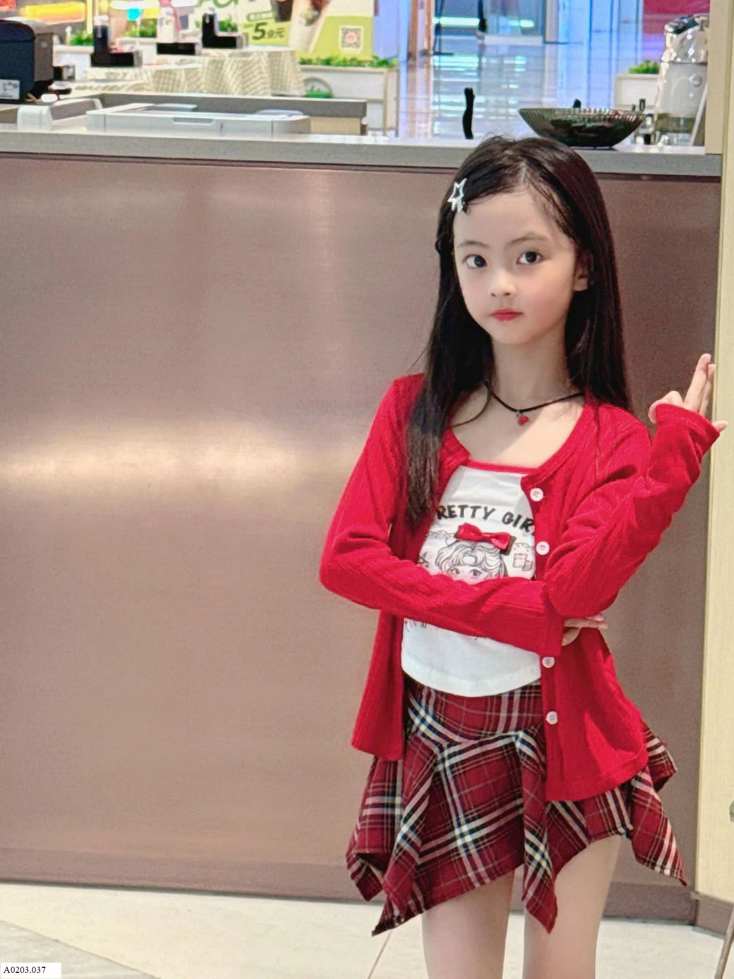 SET 3 CHI TIẾT TONE ĐỎ BÉ GÁI Giá sỉ như sau: áo 2 dây: 93k  áo len: 116k  váy 1: 140k  váy 2: 122k 