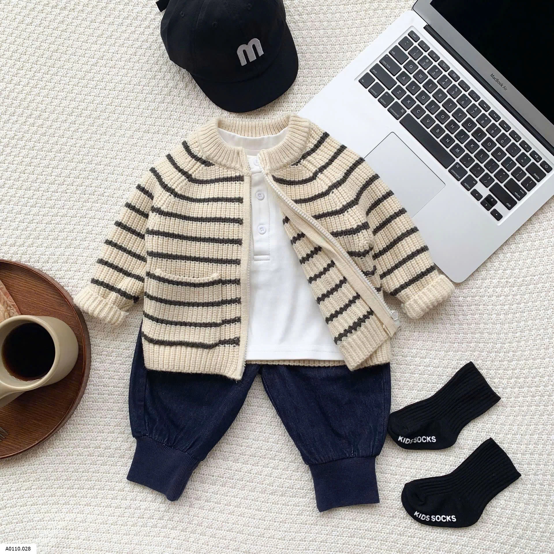ÁO CARDIGAN KẺ PHỐI QUẦN CHO BT   Giá sỉ Áo: 164k  Quần: 164k 