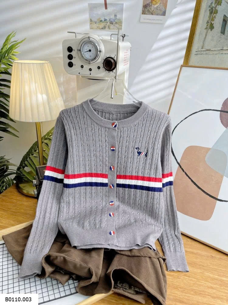 ÁO CARDIGAN KẺ GIỮA THÊU HỌA TIẾT CHO NỮ   Giá sỉ 174k