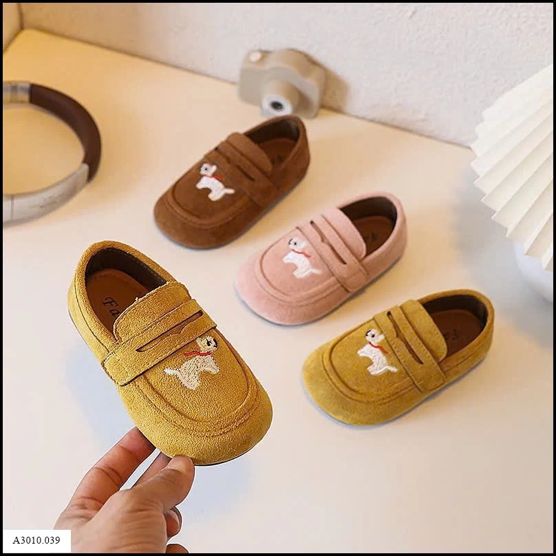 GIÀY LƯỜI THÊU CÚN CHO BÉ   Giá sỉ sz 21-25: 120k  sz 26-30: 129k  sz 31-33: 139k