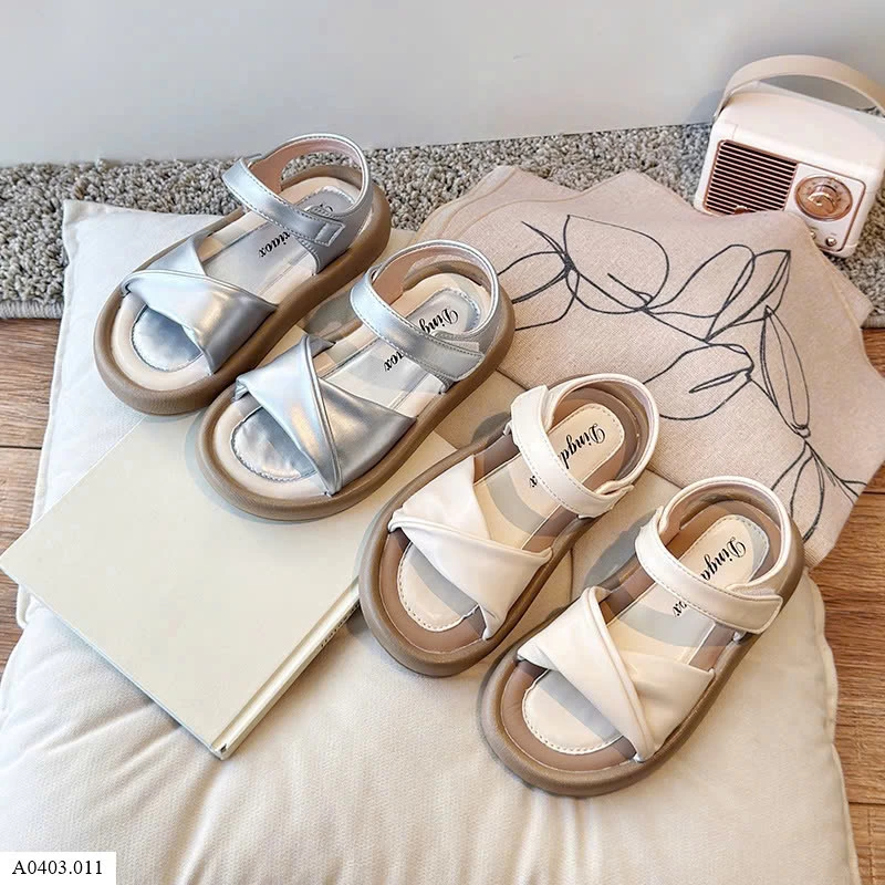 DÉP SANDAL QUAI XOẮN BG   Giá sỉ như sau: sz 23-25: 106k sz 26-30: 113k sz 31-36: 120k