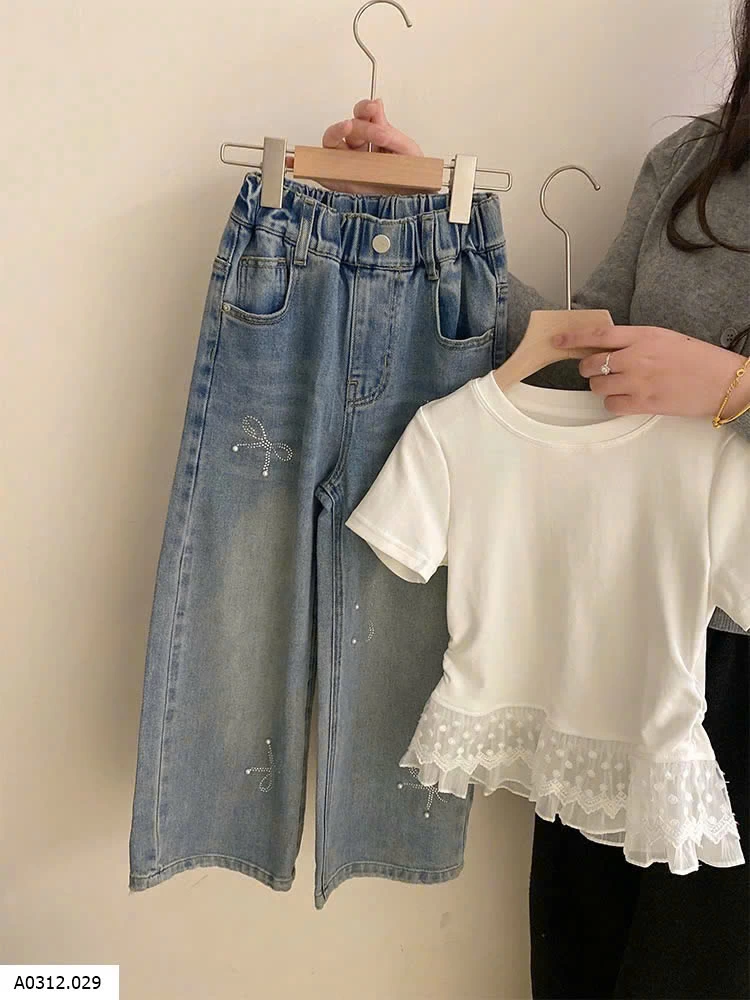 ÁO THUN VIỀN REN MIX JEANS SUÔNG  Giá sỉ  giá   áo sz 110-150 giá 130k, sz 160-170 giá 158k   quần sz 110-150 giá 214k, sz 160-170 giá 243k