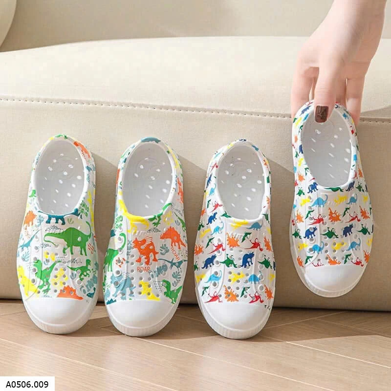 GIÀY NHỰA NATIVE HOẠ TIẾT CHO BÉ    Sỉ 100k